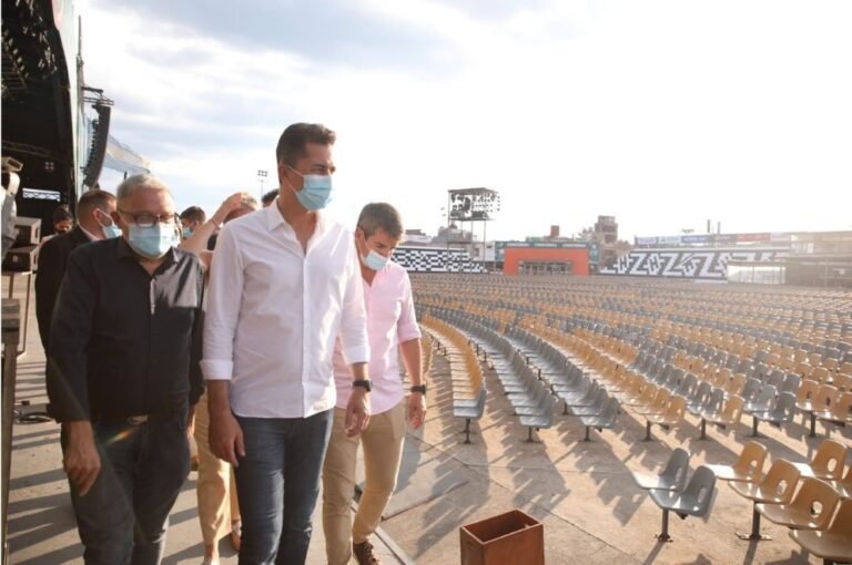 MANUEL CALVO ENTREGÓ APORTES AL FESTIVAL NACIONAL DEL FOLKLORE DE COSQUÍN