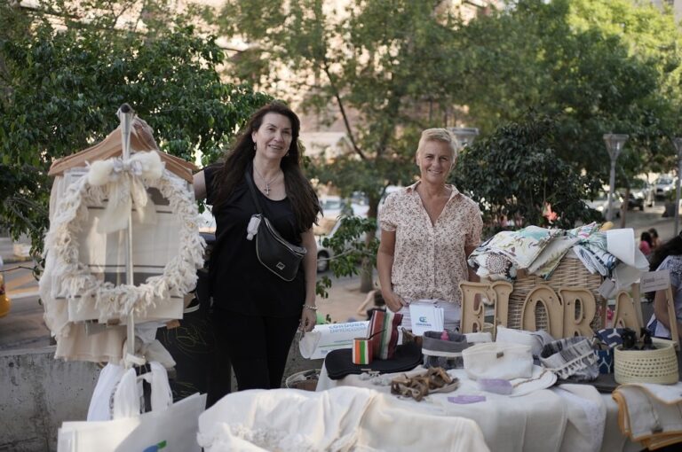 EMPRENDEDORES LLEGAN AL FESTIVAL DE FOLKLORE DE COSQUÍN CON PRODUCTOS ÚNICOS