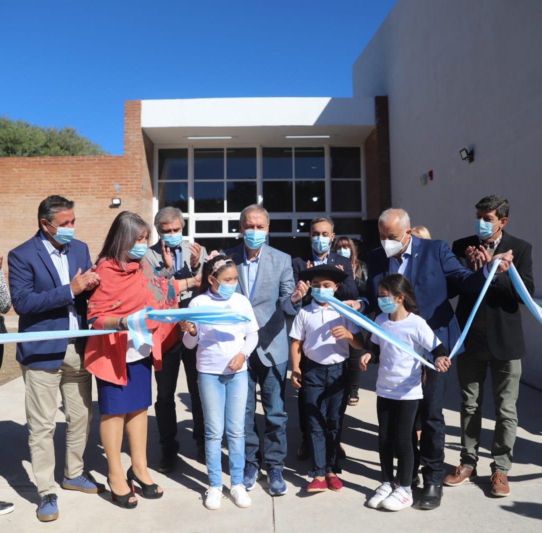 SCHIARETTI INAUGURÓ UN EDIFICIO ESCOLAR EN RÍO CEBALLOS