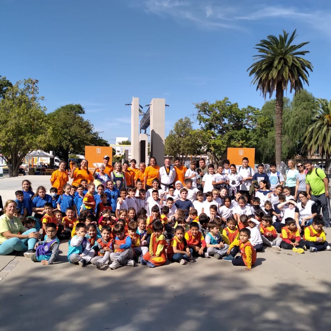 MÁS DE 100 NIÑOS PARTICIPARON DEL DÍA MUNDIAL DE LA ACTIVIDAD FÍSICA