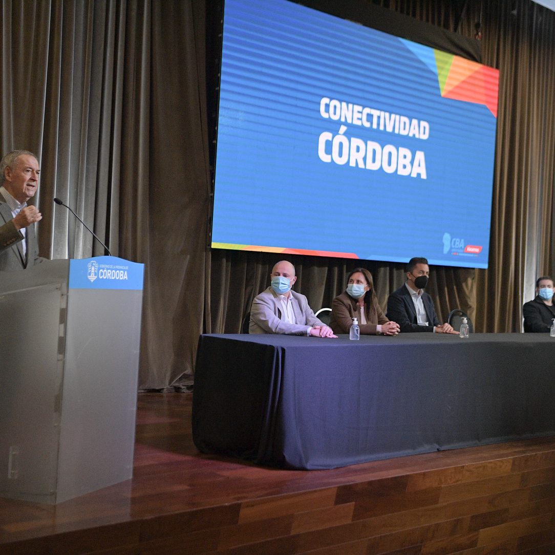 SCHIARETTI: “NOS INTERESA QUE LLEGUE INTERNET A CADA LOCALIDAD DE CÓRDOBA”