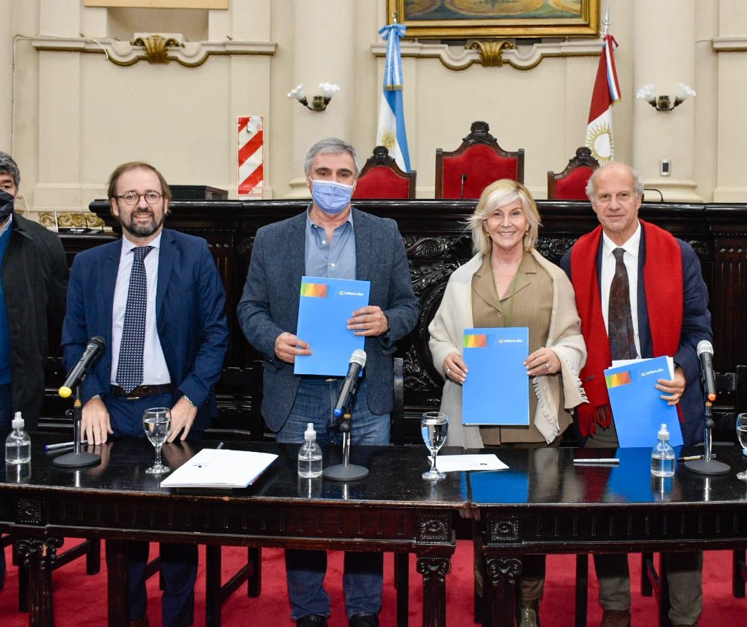 LA PROVINCIA Y LA FUNDACIÓN BUNGE Y BORN IMPULSAN LA CAPACITACIÓN DOCENTE EN ARTES
