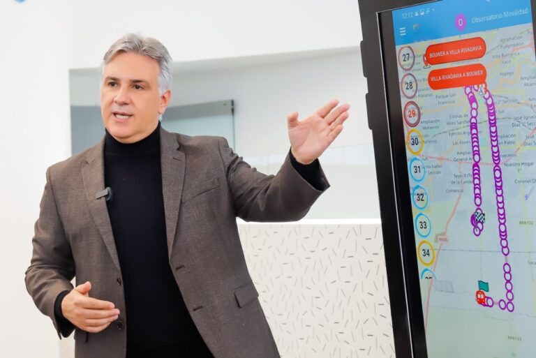 LLARYORA PRESENTÓ LA NUEVA PLATAFORMA DIGITAL DE COLECTIVOS