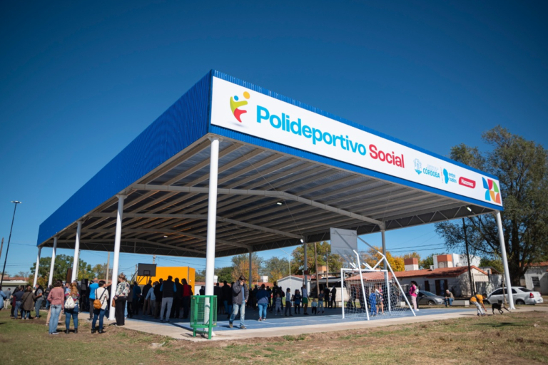 SCHIARETTI INAUGURA UN NUEVO POLIDEPORTIVO SOCIAL EN ARROYITO