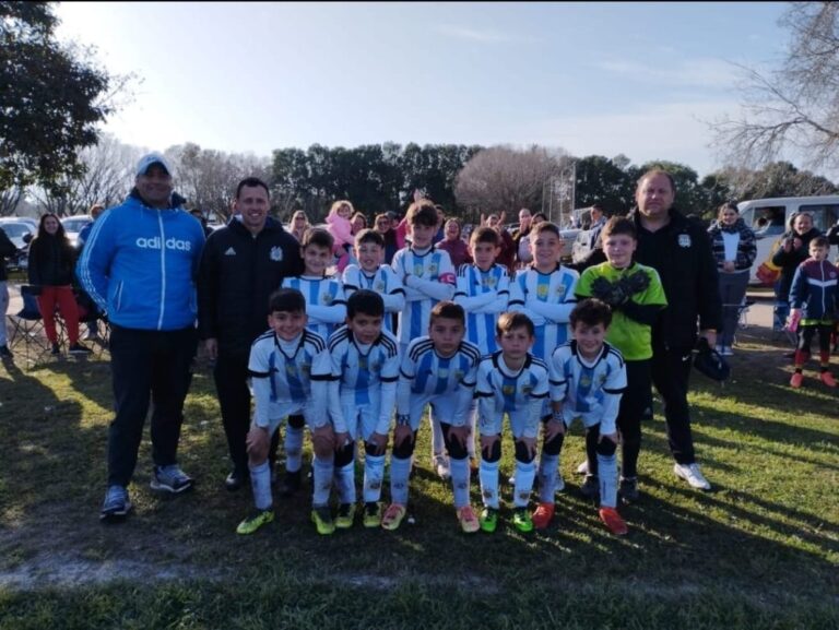 LA ESCUELA FUTUROS ÍDOLOS PARTICIPÓ DEL TORNEO NARANJITO EN PARANÁ