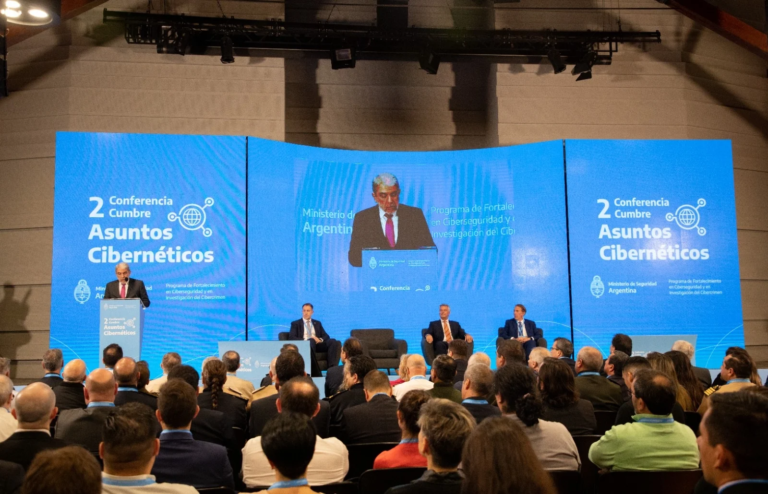 HOY FINALIZÓ LA CUMBRE DE ASUNTOS CIBERNÉTICOS EN LA UCA