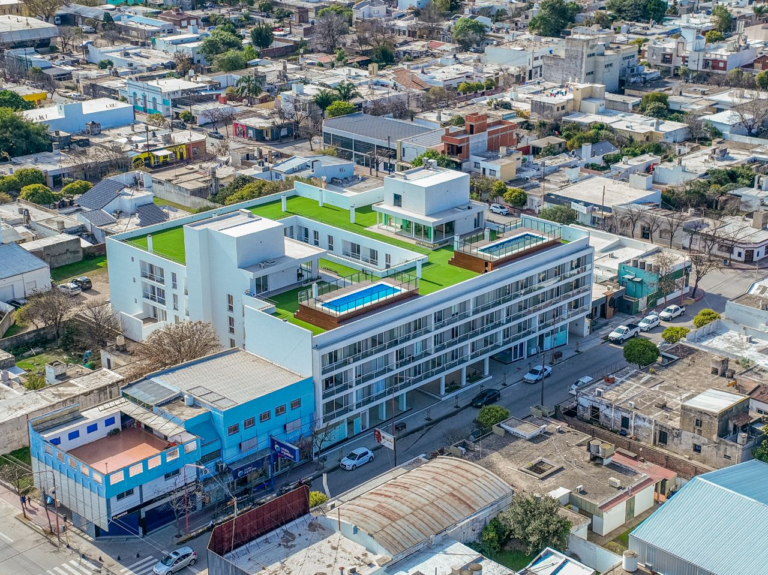 EL PATIO RUSCELLO ABRE LAS PUERTAS DE SU TERRAZA A LA COMUNIDAD