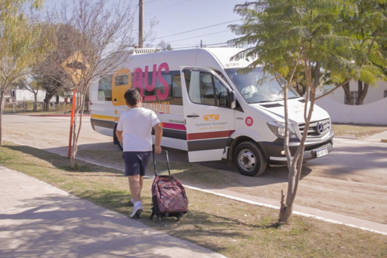 MÁS DE 3000 VECINOS HAN OPTADO POR EL SERVICIO DEL “BUS DE LA MUNI”