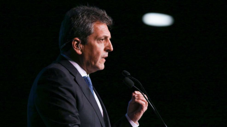 MASSA ANUNCIÓ UNA SERIE DE MEDIDAS PARA CONTRARRESTAR LA DEVALUACIÓN