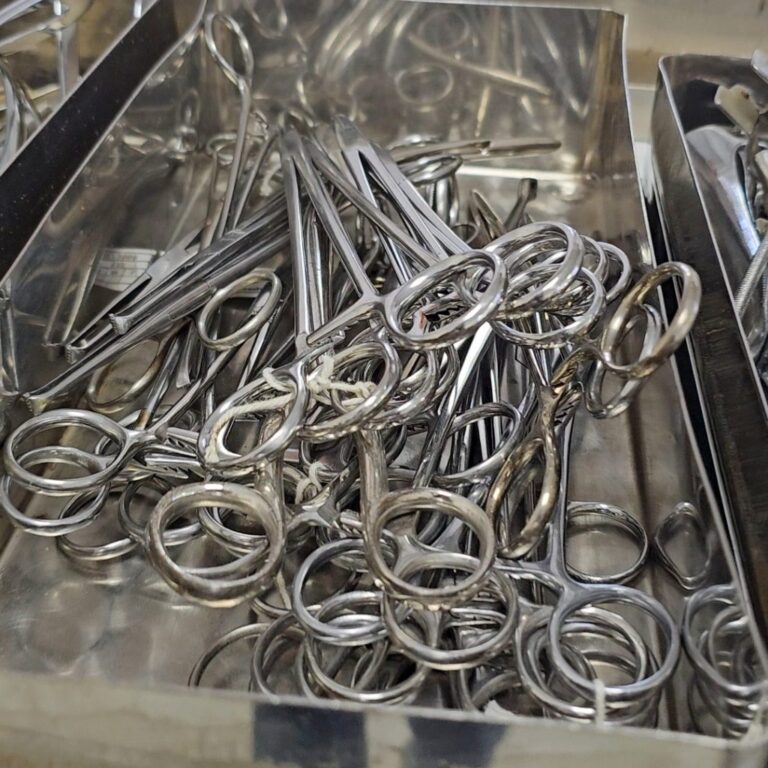 EL HOSPITAL RECIBIÓ LA DONACIÓN DE INSTRUMENTOS QUIRÚRGICOS