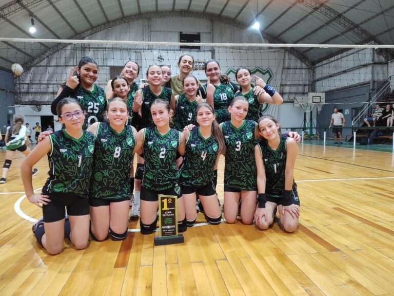 EL CULTURAL SE CORONÓ CAMPEÓN DE LA COPA DE PLATA EN VÓLEY
