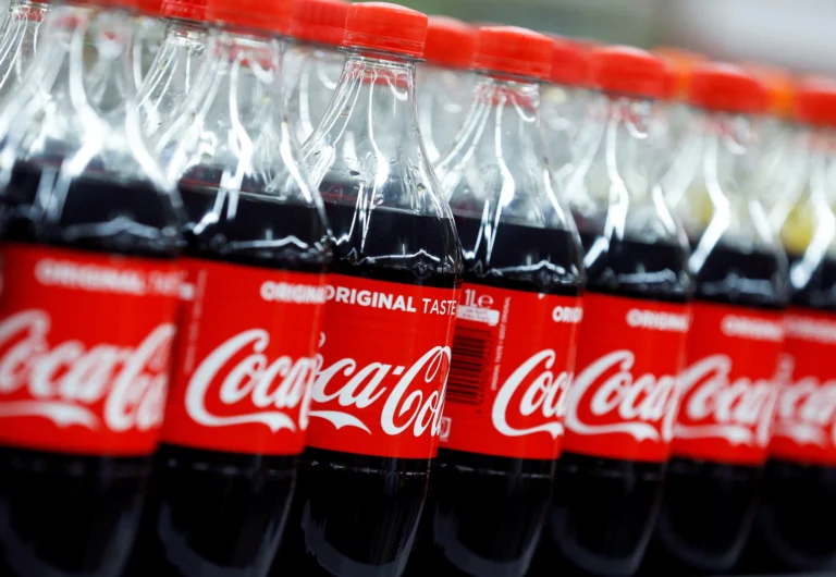 COCA COLA ANUNCIÓ QUE AUMENTARÁ UN 35% SUS PRECIOS TRAS LAS ELECCIONES
