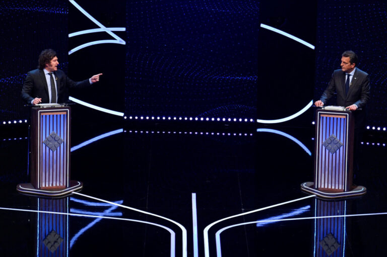 EL ÚLTIMO DEBATE PRESIDENCIAL TUVO MÁS CHICANAS QUE PROPUESTAS