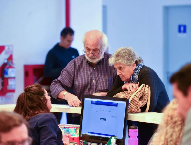 JUBILADOS NACIONALES RECIBIRÁN UN BONO DE 55 MIL PESOS