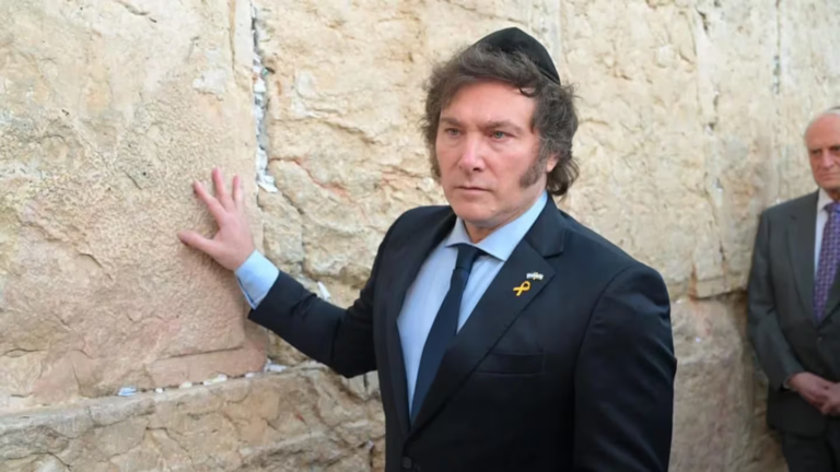 JAVIER MILEI VISITÓ EL MURO DE LOS LAMENTOS EN SU GIRA POR ISRAEL
