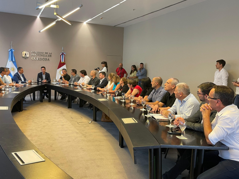 EL INTENDENTE SE REUNIÓ JUNTO A OTROS MANDATARIOS CON EL MINISTRO DE GOBIERNO