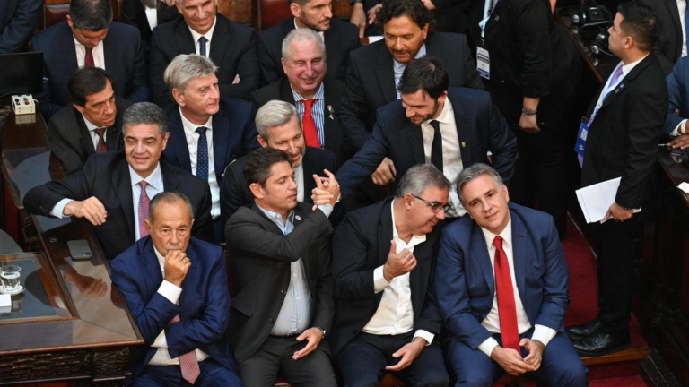 SIN LA PRESENCIA DE MILEI, EL GOBIERNO RETOMA EL DIÁLOGO CON LOS GOBERNADORES