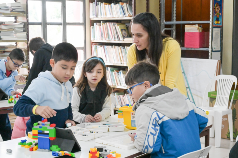 INICIÓ EL CURSO DE PROGRAMACIÓN Y ROBÓTICA CON LEGOS