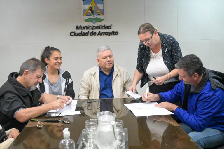 EL MUNICIPIO ENTREGÓ APORTES ECONÓMICOS A CLUBES DE LA CIUDAD