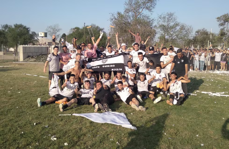 EL CAPU ES EL CAMPEÓN ANUAL DE LA ZONA OESTE DE LA LIGA REGIONAL