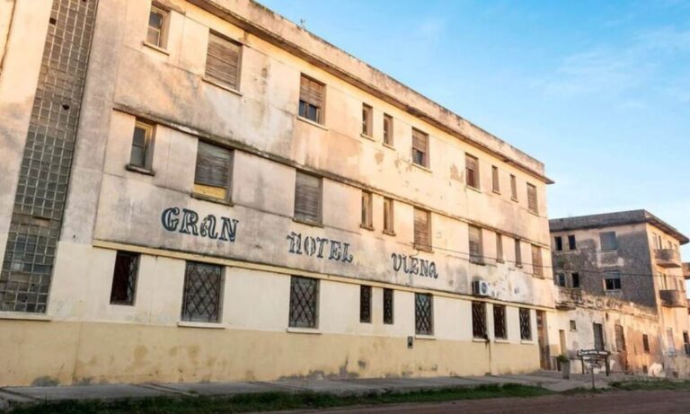 MIRAMAR: ORDENAN A LA MUNICIPALIDAD A DESALOJAR EL GRAN HOTEL VIENA